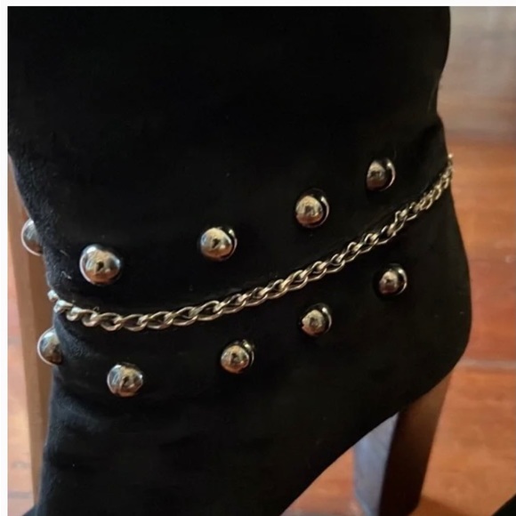 Stuart Weitzman. 9 1/2. Tall Suede Black boots with great chrome embellishments! - Picture 4 of 13